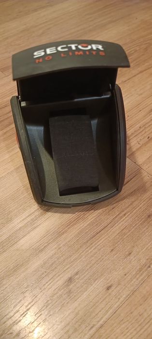 Кутия за часовник сектор