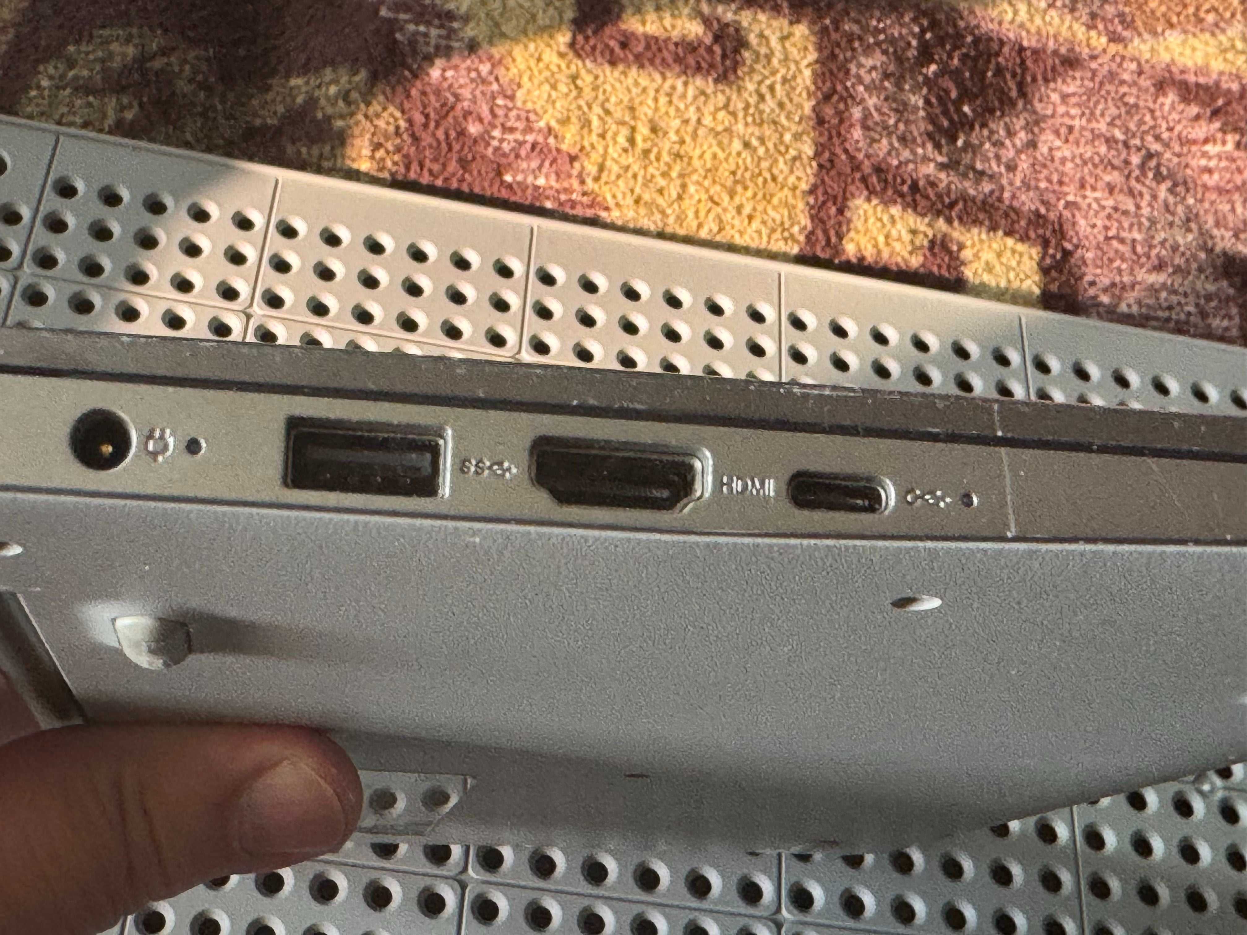 Vând Lenovo Ideapad S130-11IGM 81J1