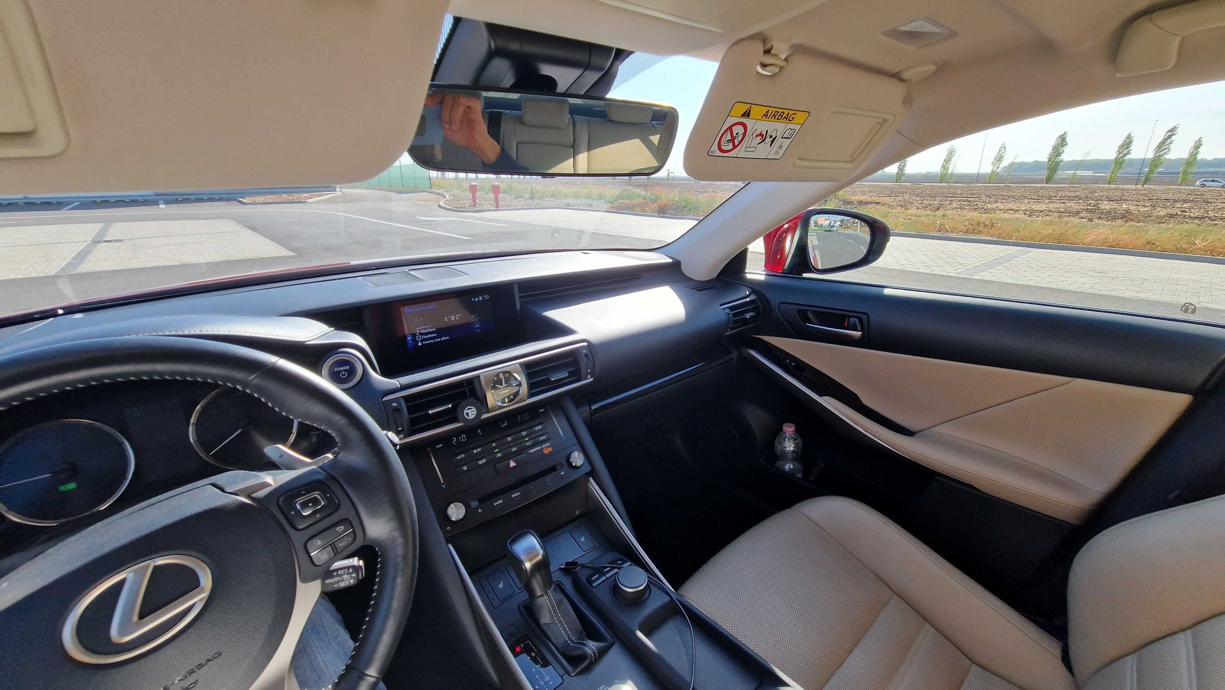 Lexus IS300H, prima inmatriculare 2019, garantie producator 2025