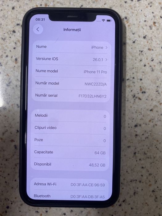 Iphone 11 Pro cu folie si huse