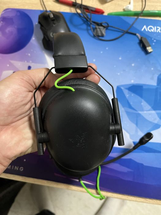Vand casti razer