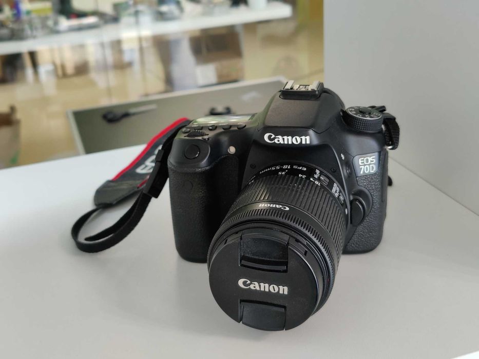 Set Camera foto digitala Canon EOS 70D, DSLR, obiectiv kit