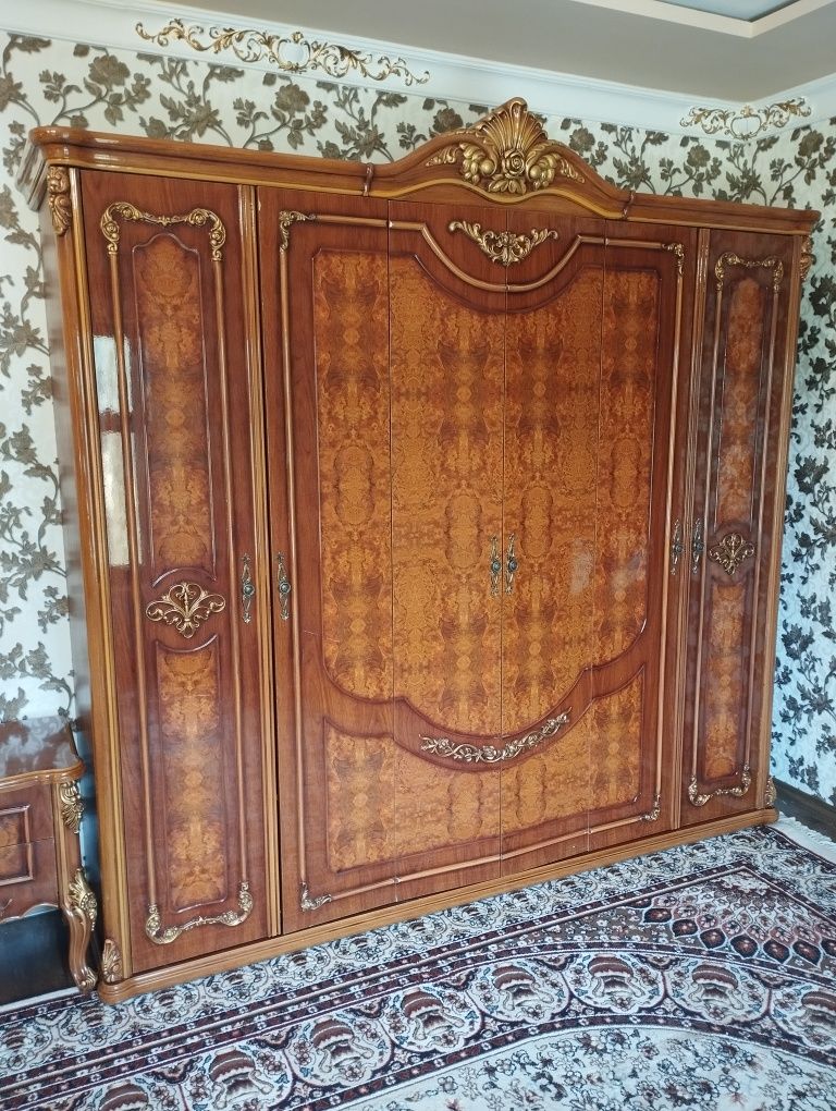 Spalni garnitur dubayiski sotiladi