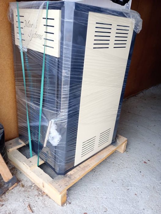 Продавам камина на пелети 13kw