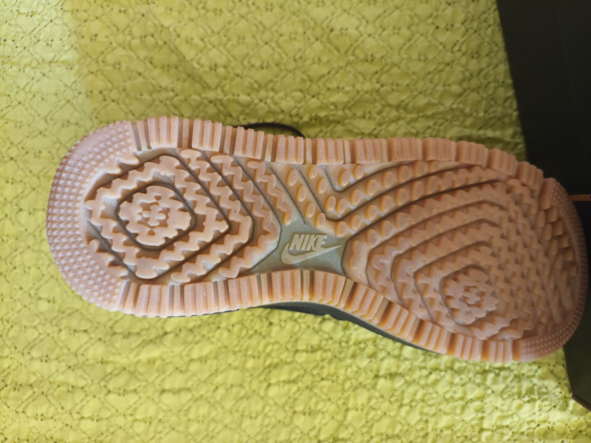 UGG номер 39-ти,  нови