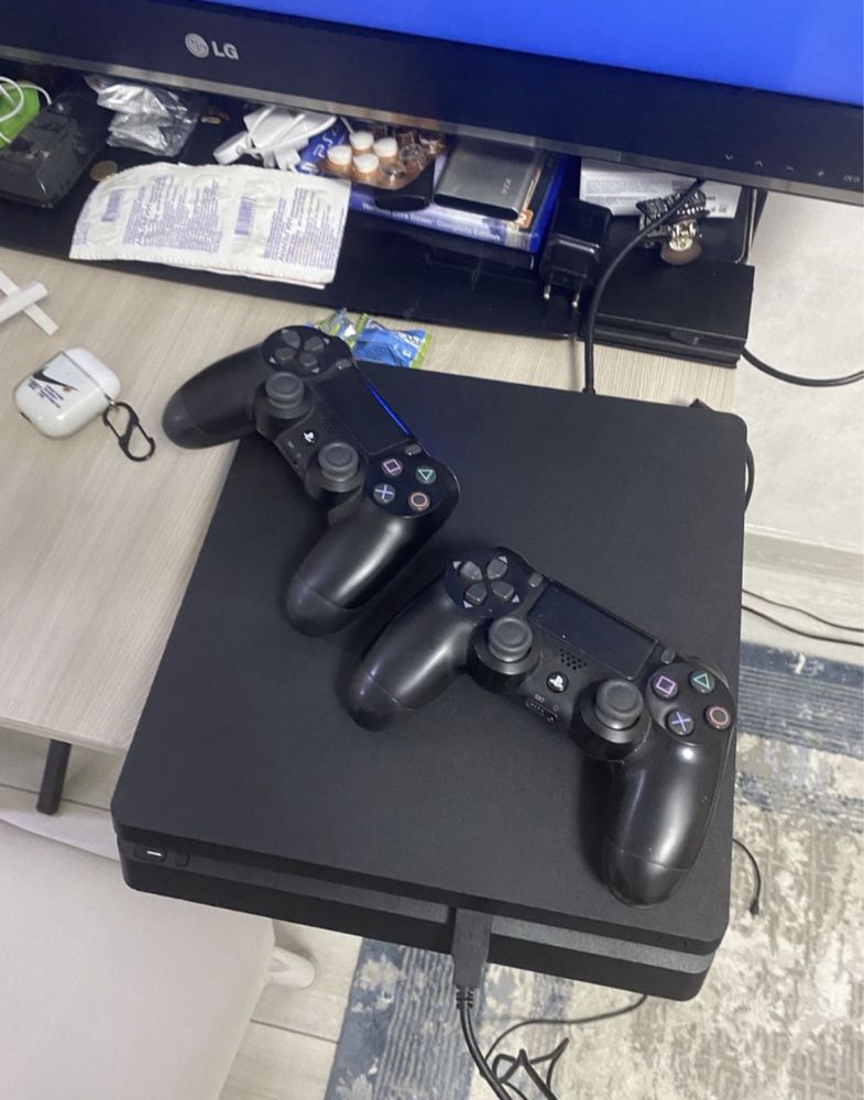 Sony PlayStation 4 slim