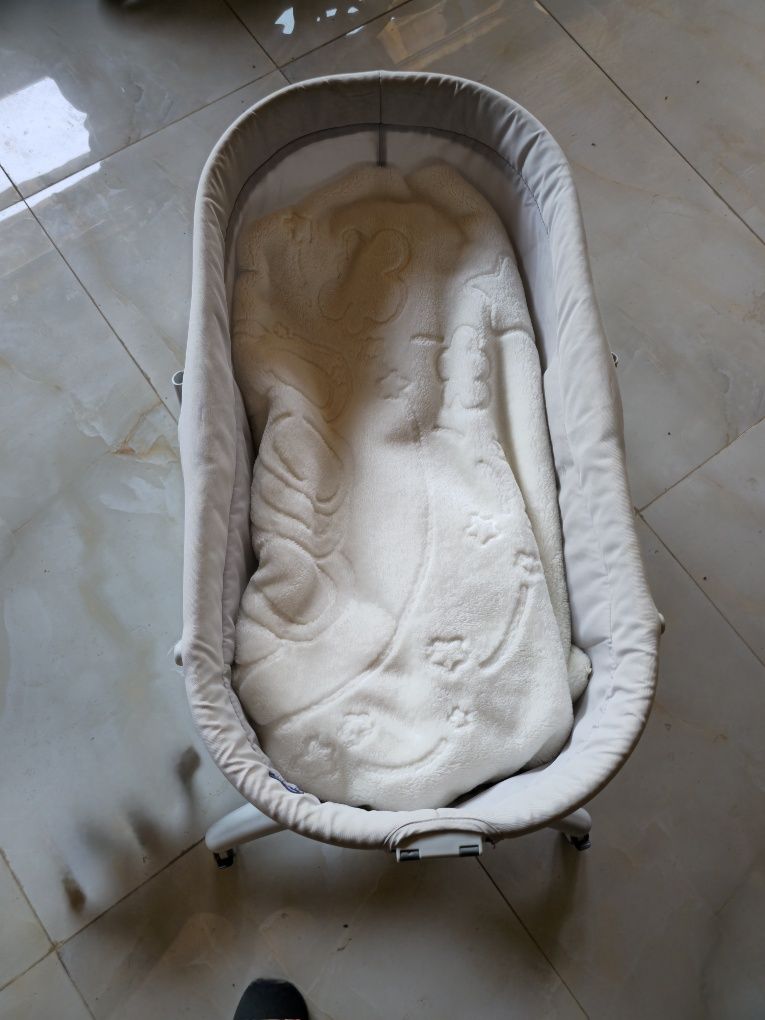 Chicco 5 в 1 бебешка кошара,стол,място за игри