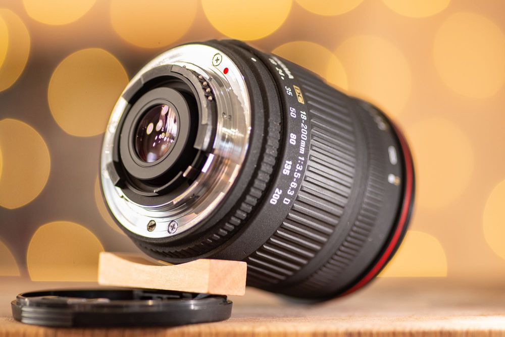 Sigma 18-200mm f/3.5-6.3D DC DX обектив Никон