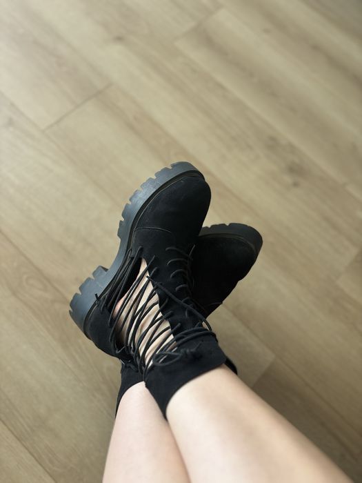 Bocanci negri lace up