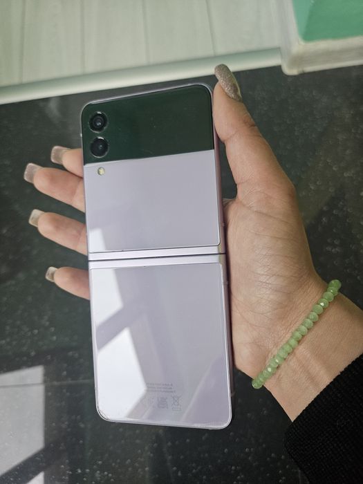 Sumsung z flip 3 За Части неработеща батерия
