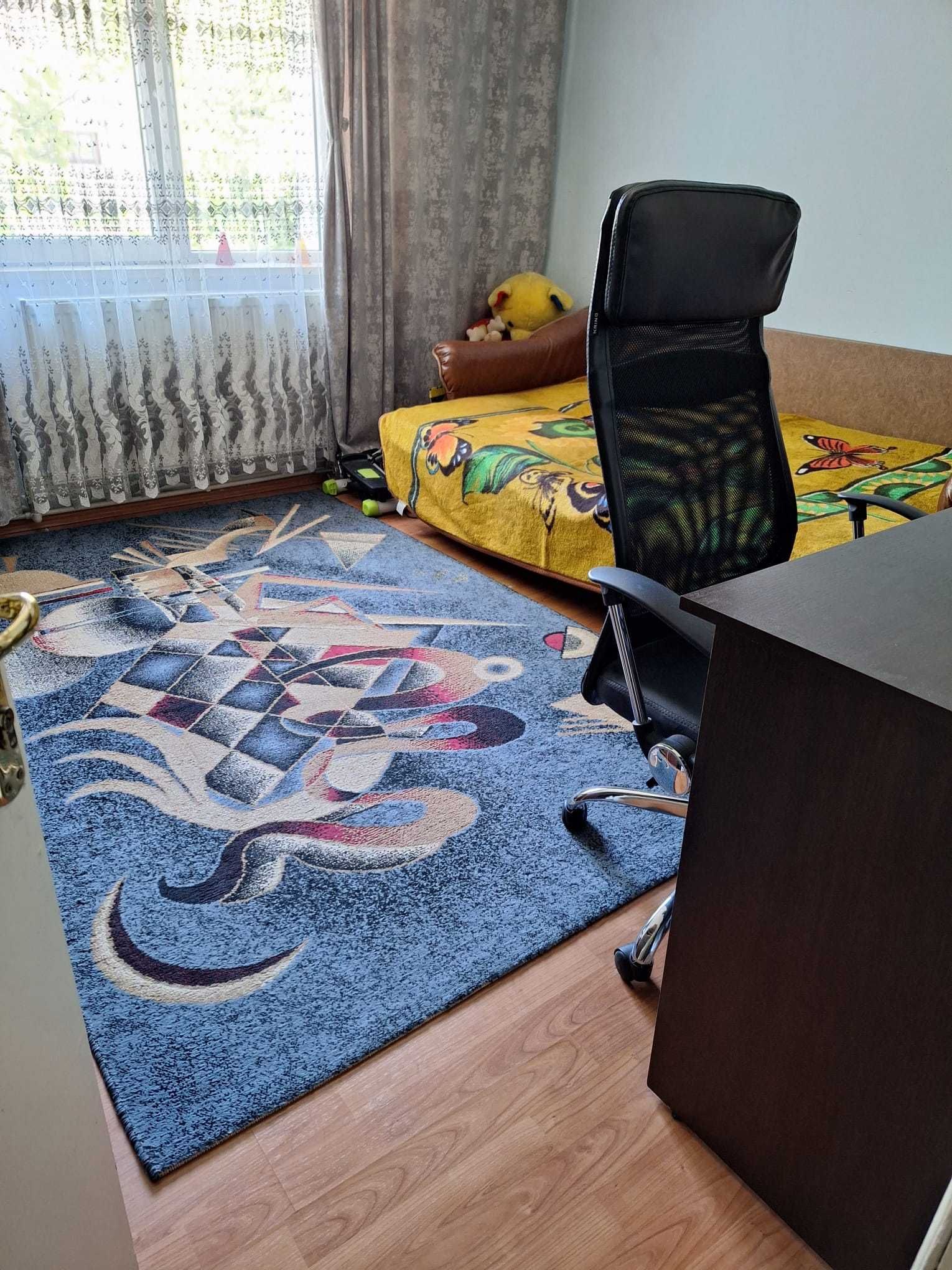 apartament 2 camere decomandat obcini  langa scoala gen nr 9 Suceava