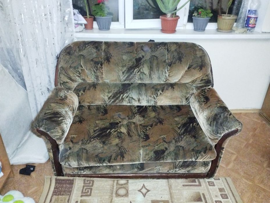 Отдам диван даром