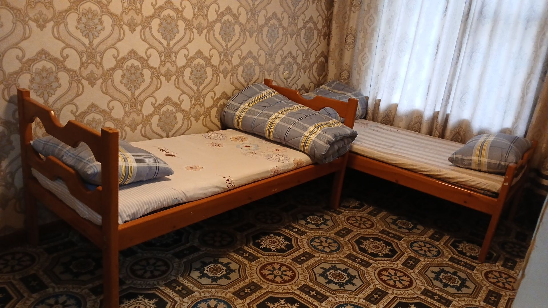 Kvartira Qizlarga