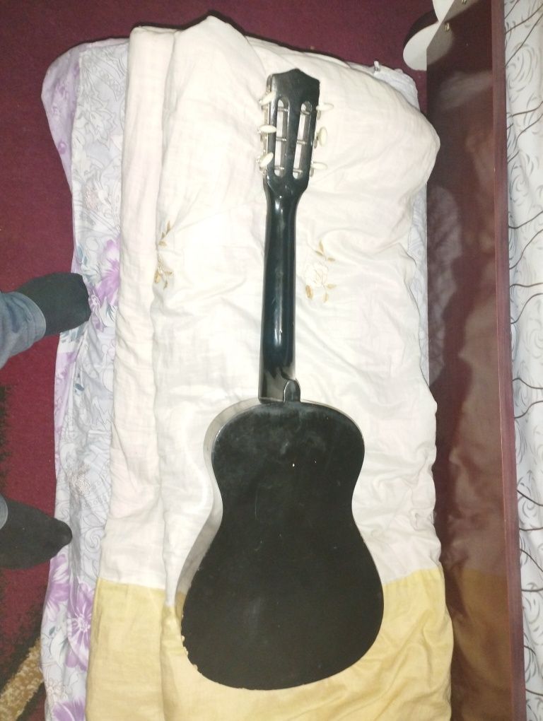 Gitara mini 6 ta simli