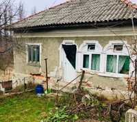 Teren Construibil cu Casa Batraneasca in Pucioasa - Trainica