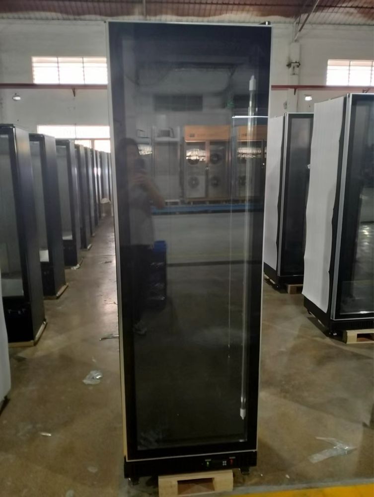 Vitrina frigorifica verticala noua cu o usa 187cm inaltime