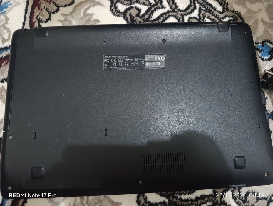 Notebook Asus sotiladi