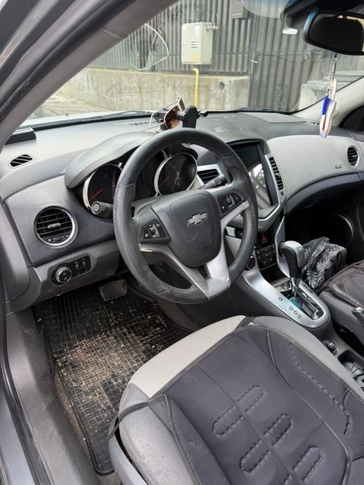 Vând Chevrolet Cruze 2010