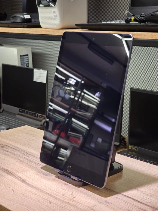 iPad 9,Wi-Fi + Sim, память: 64GB, АКБ: 100%, нельзя обновлять, 0752/10