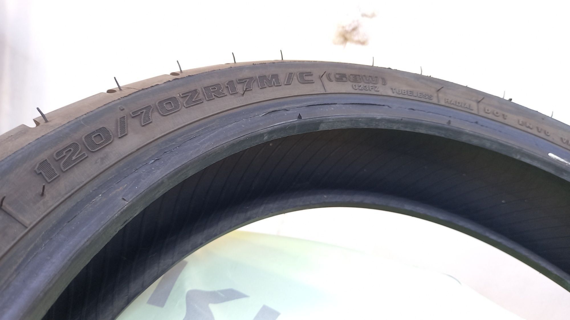 Предна гума за мотоциклет bridgestone battlax bt23 Dot 0421. 120/70/17