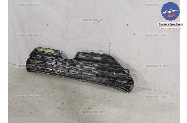 Централна решетка на радиатора Предна броня оригинална със сензори Той