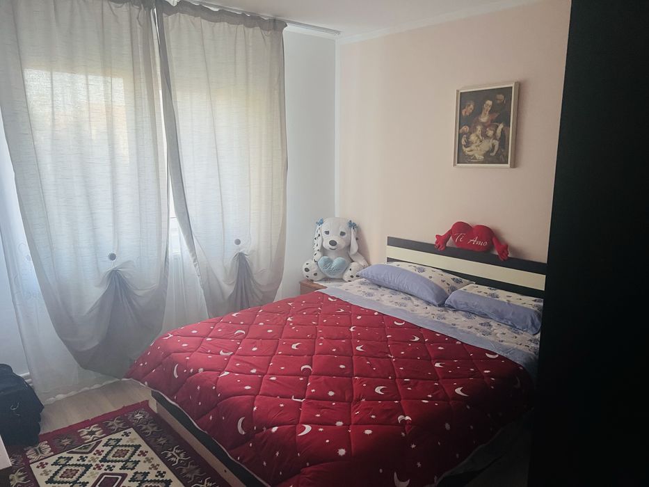 Vand apartament cu 2 camere decomandat