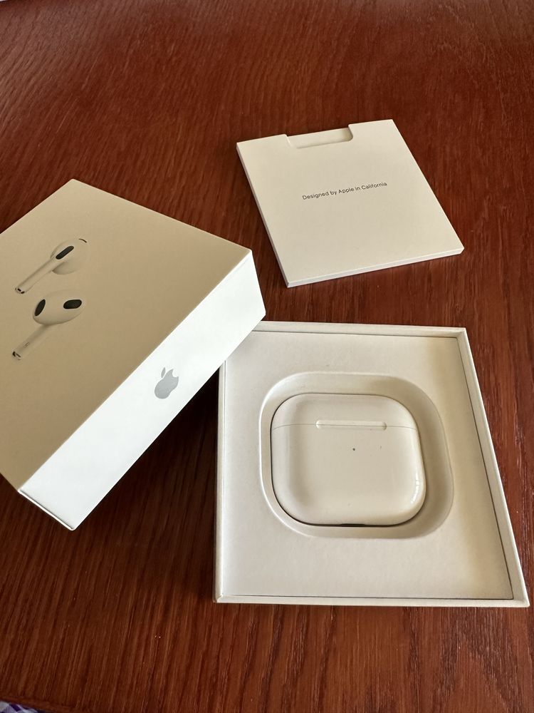 Слушалки Apple AirPods 3rd generation Magsafe charging case