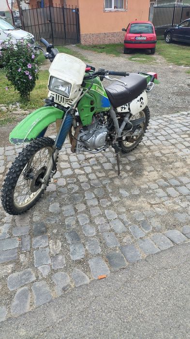 Vînd  SUZUKI 300