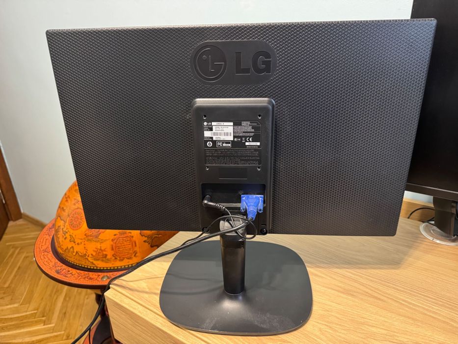 Монитор 21 инча LG 22M35A-B