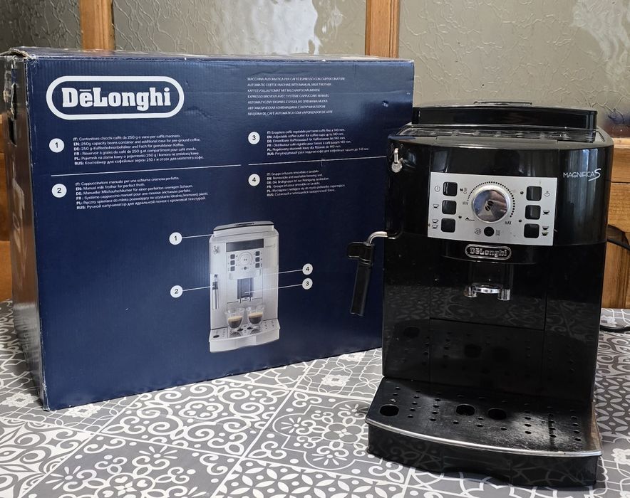 Espressor delonghi magnifica s
