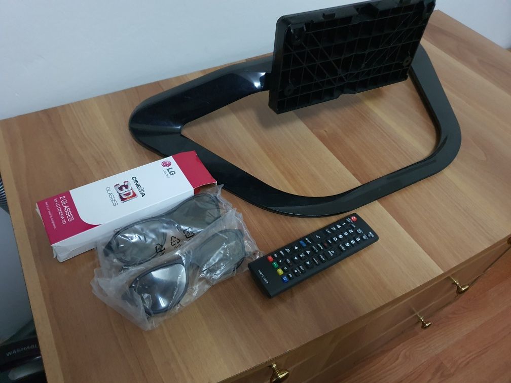 LG smart 3d cinema 110cm/2perechi ochelari/telecomandă.