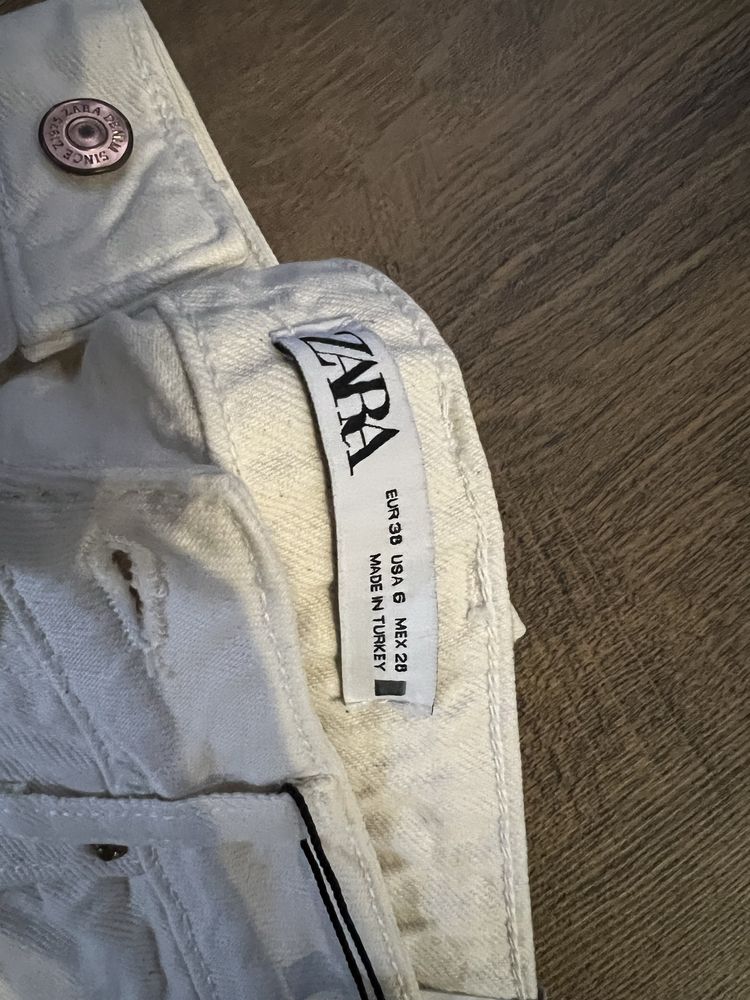 Светли дънки - zara