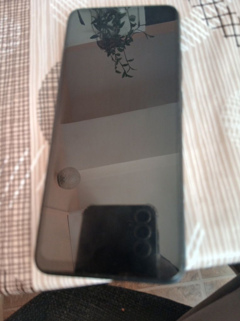 Продавам REDMI12 C