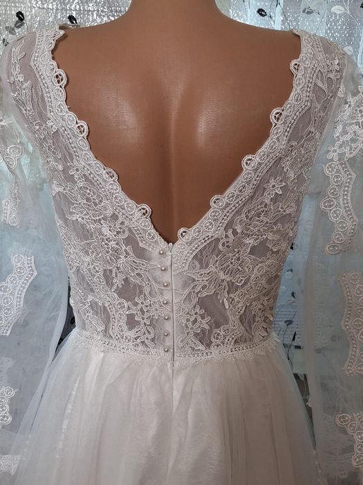 Rochie de mireasă nouă cu etichetă, include si voal