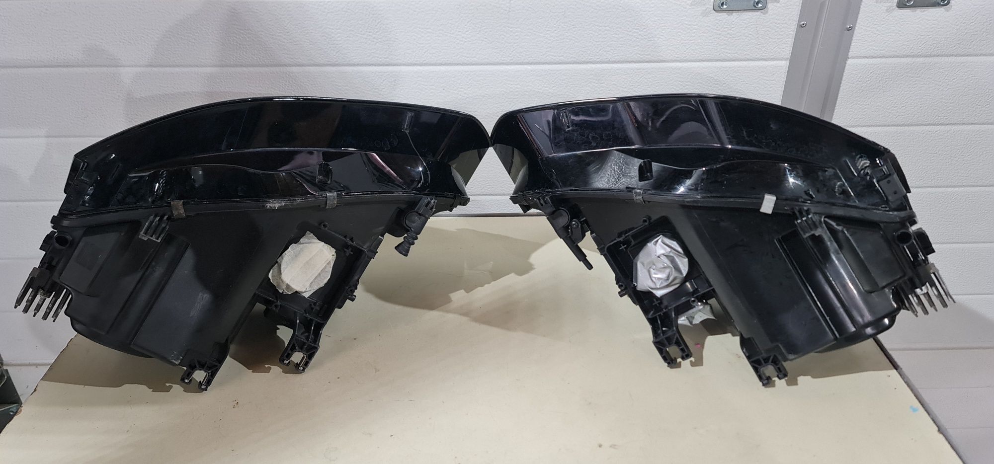 Far stanga dreapta bi-xenon Audi A5 facelift 8T0941006 / 005C