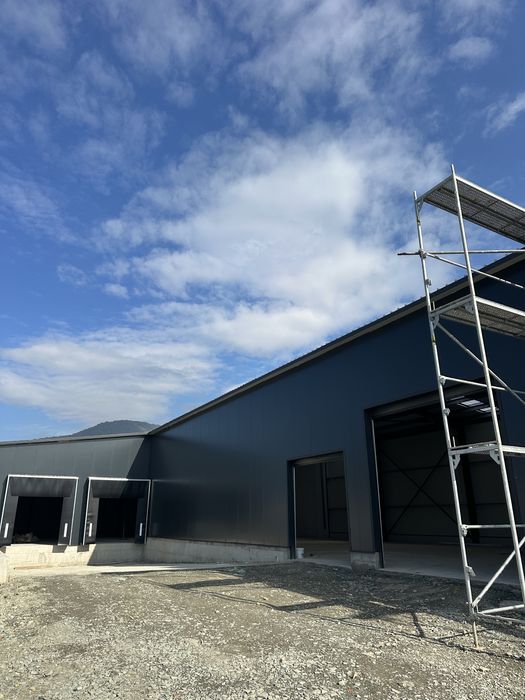 Hală nouă de închiriat – 1040 mp – rampă TIR, birou