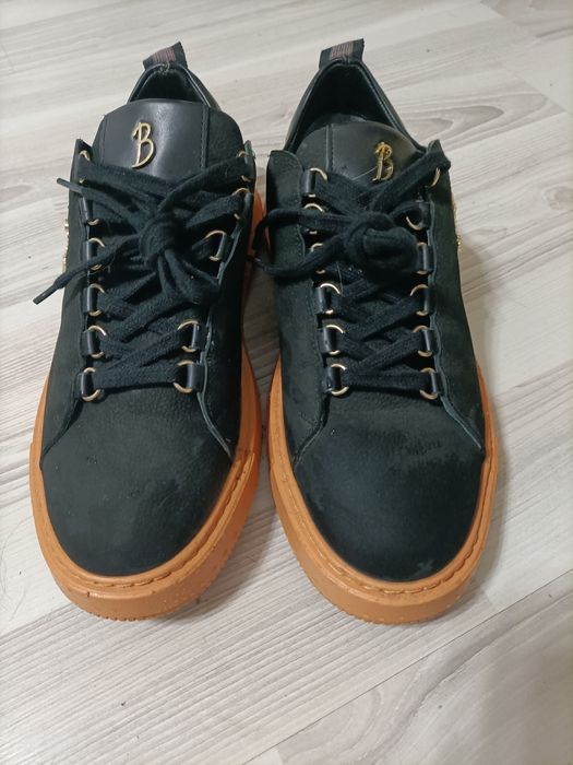 Vând sneakers Bigiotto