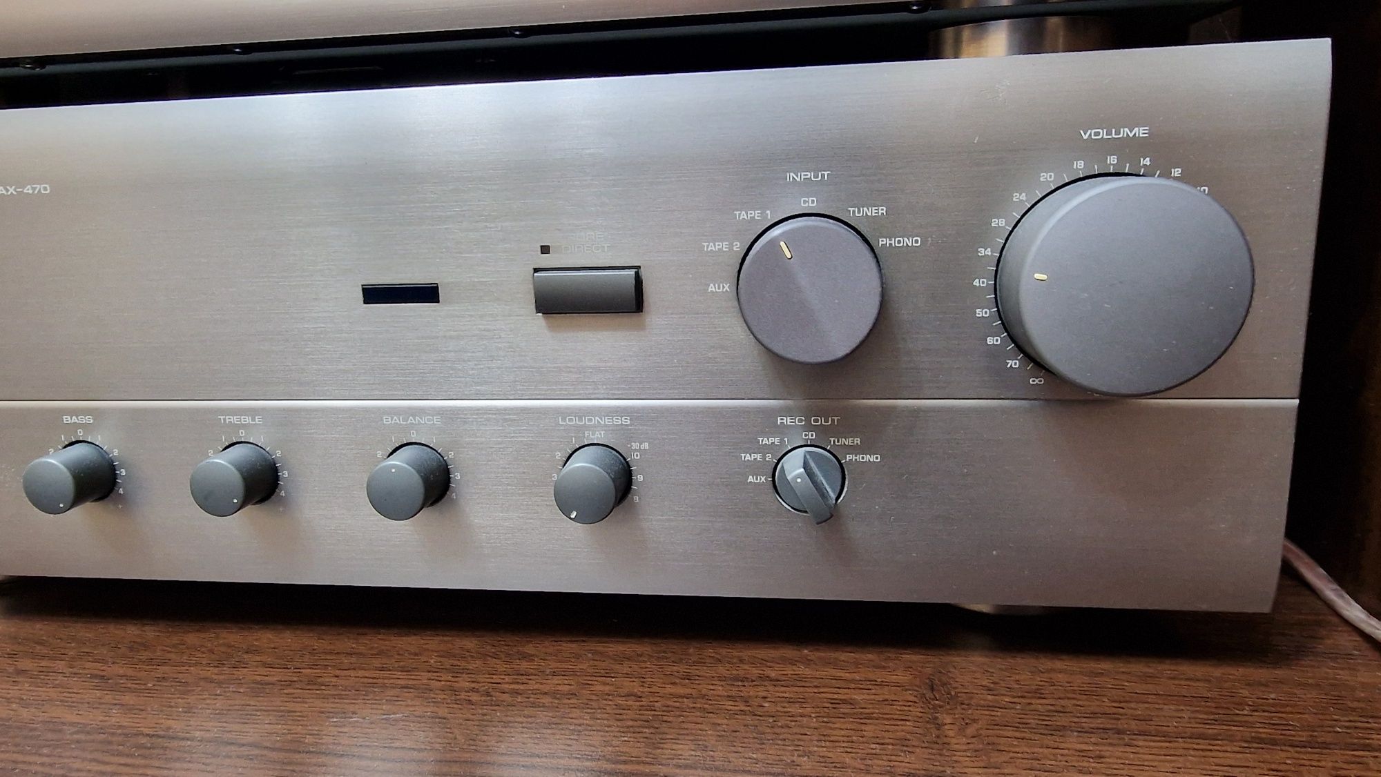 Стерео усилвател YAMAHA AX-470.