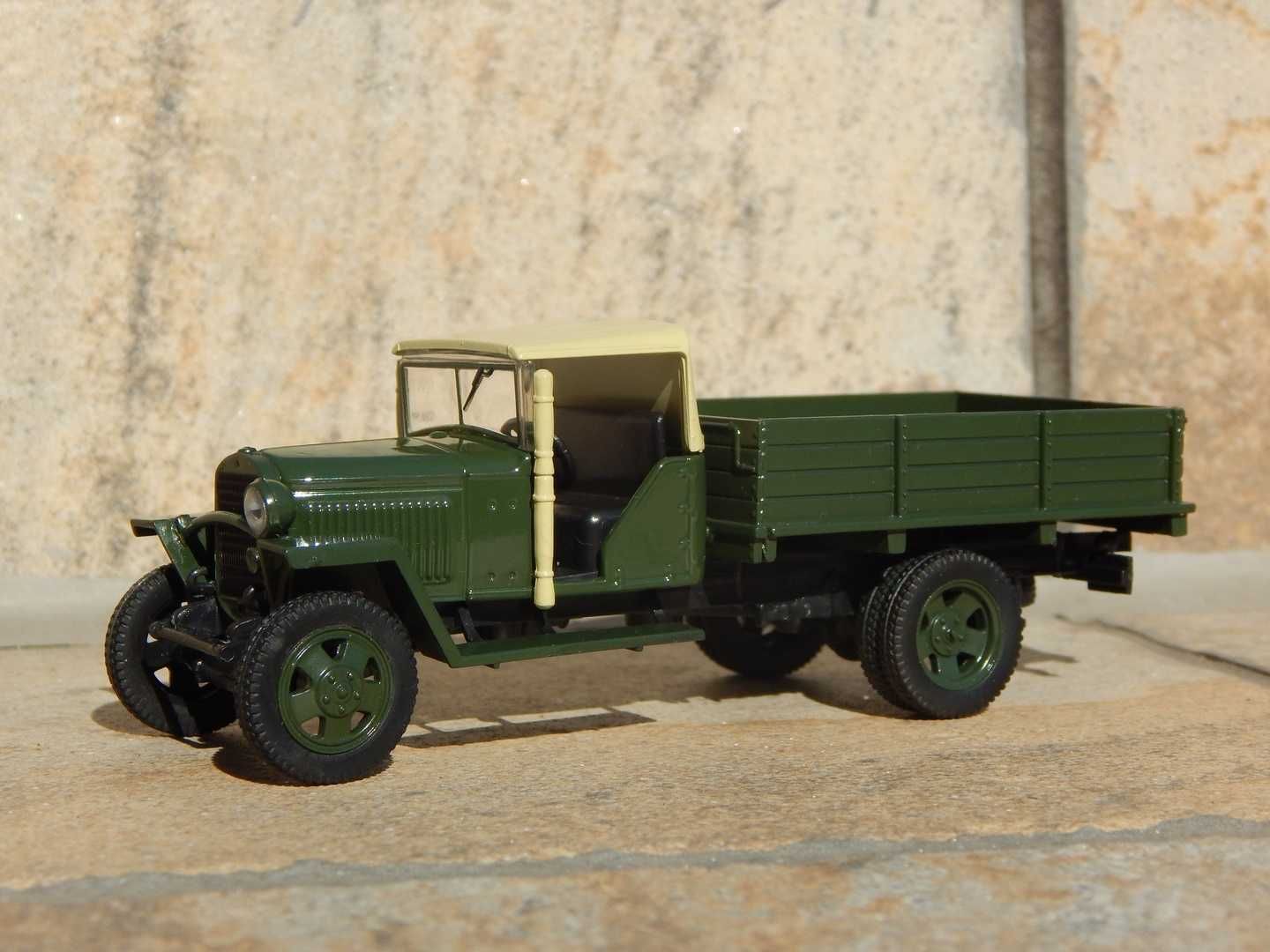 Macheta camioneta militara GAZ-MM-V (Ford AA) 1938-1946 + ambalaj