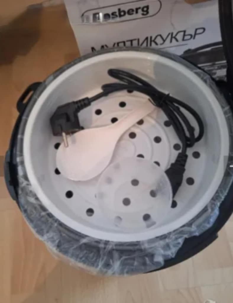 Мултикукър с 10 програми Rosberg  и 2 години гаранция, 780W, 5L, LED д