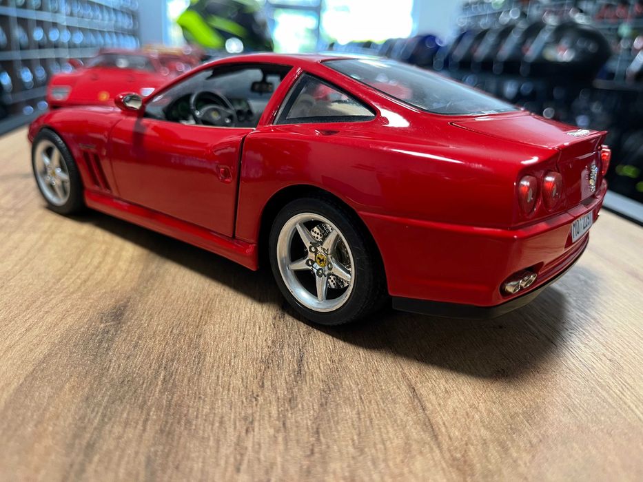 BBURAGO  Mетална колекционерска количка модел FERRARI 550 MARANELLO