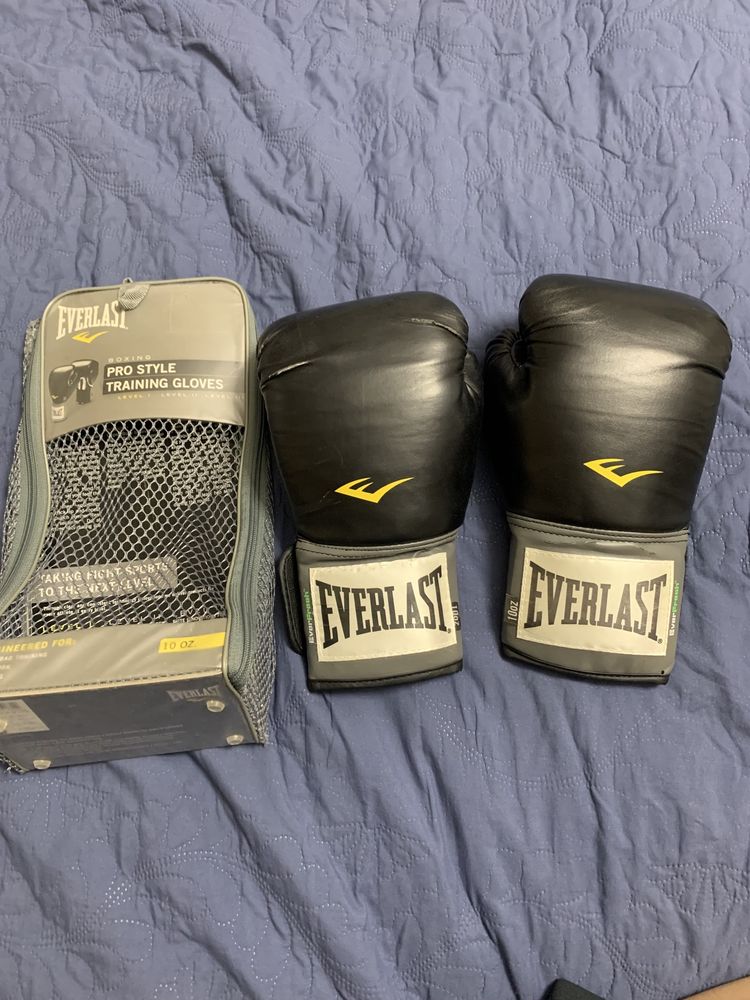Боксерские перчатки Everlast PU ProStyle и Бинты Everlast 2,5 метра