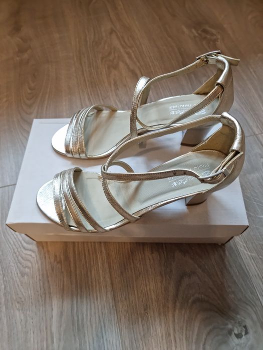 Vand sandale elegante