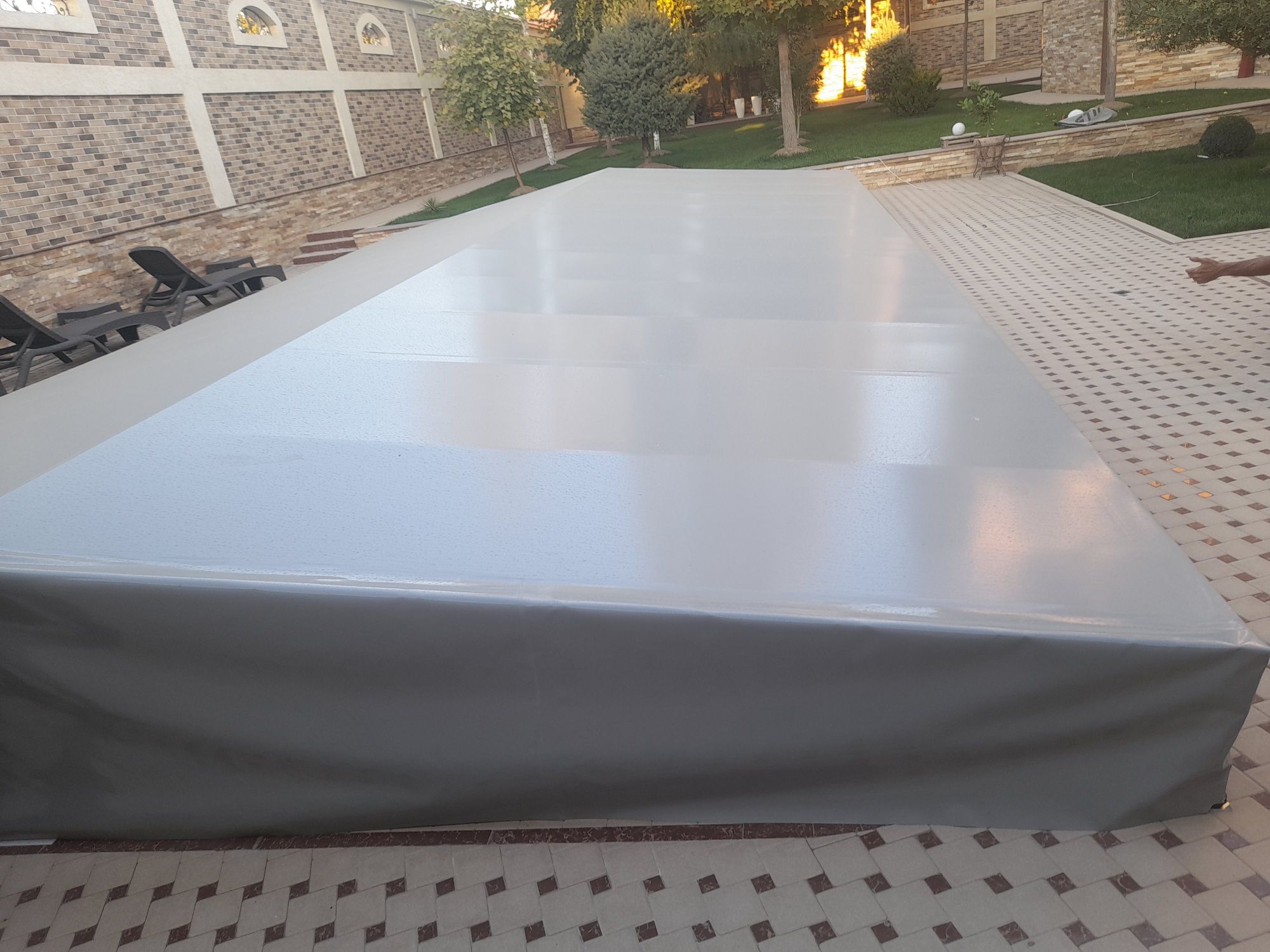 Banner tent sotamiz
