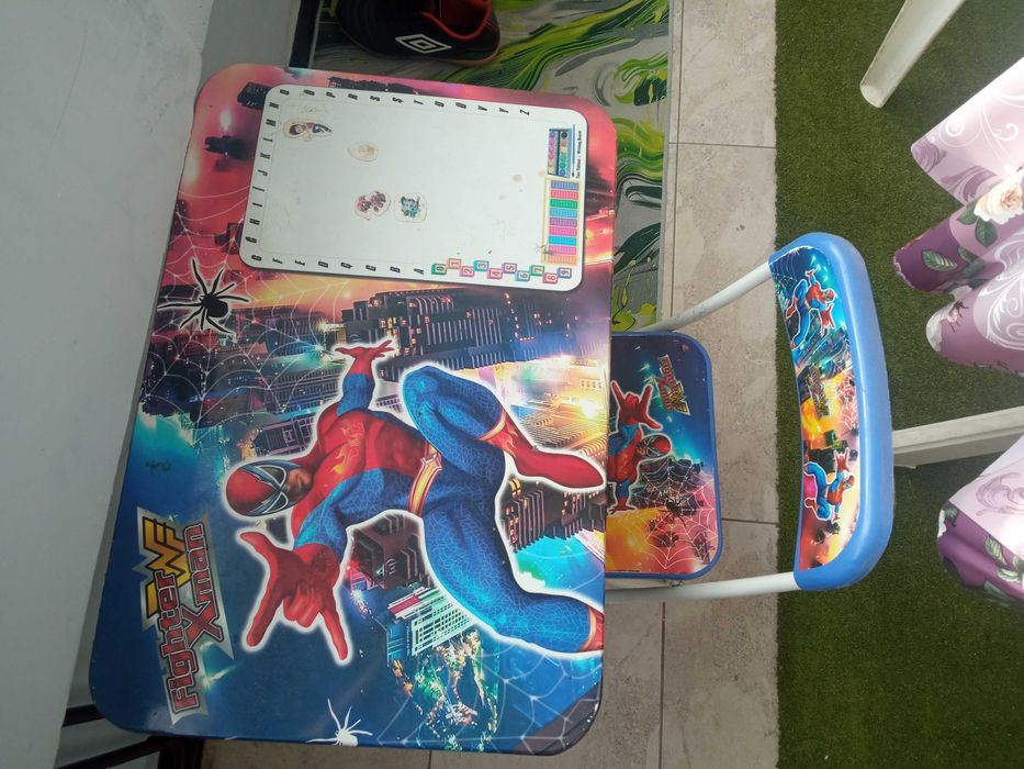 Детска масичка със столче