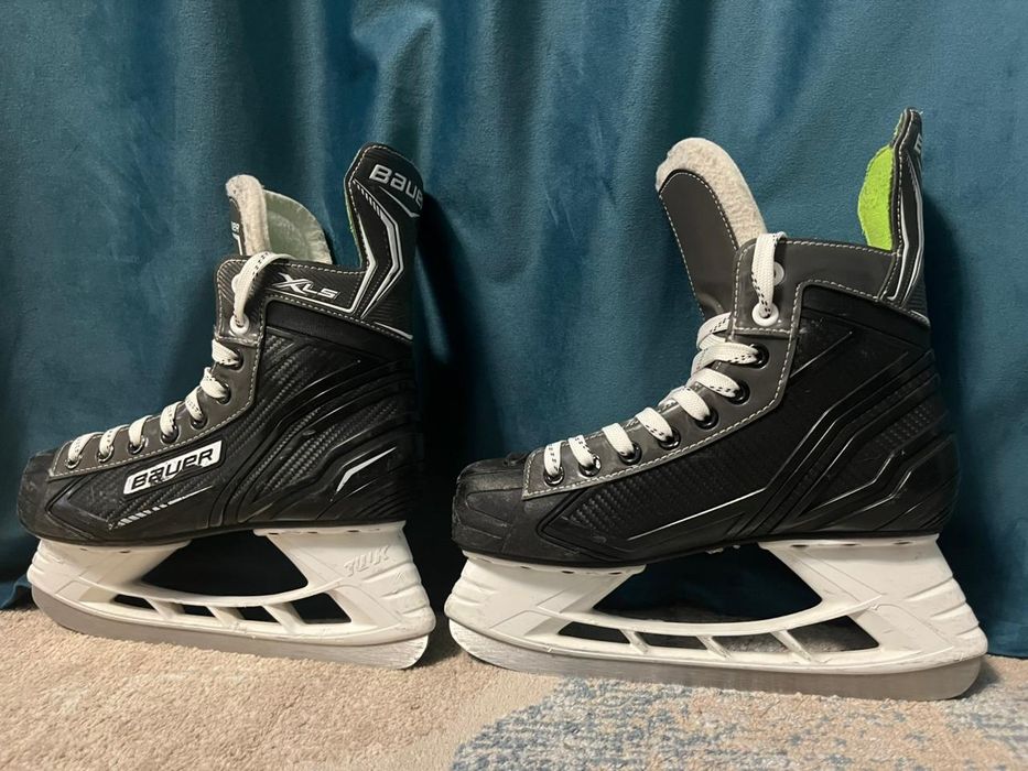 Хоккейные коньки Bauer XLS 39 размера