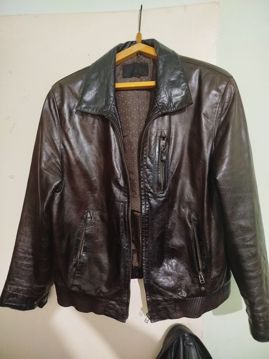 Продам кожаные куртки.