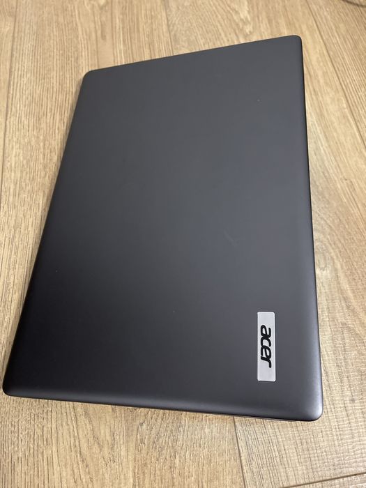 Laptop TravelMateX Ultrabook AcerX349 ; I5 Gen 7 ; SSD 256 ; 8 GB RAM