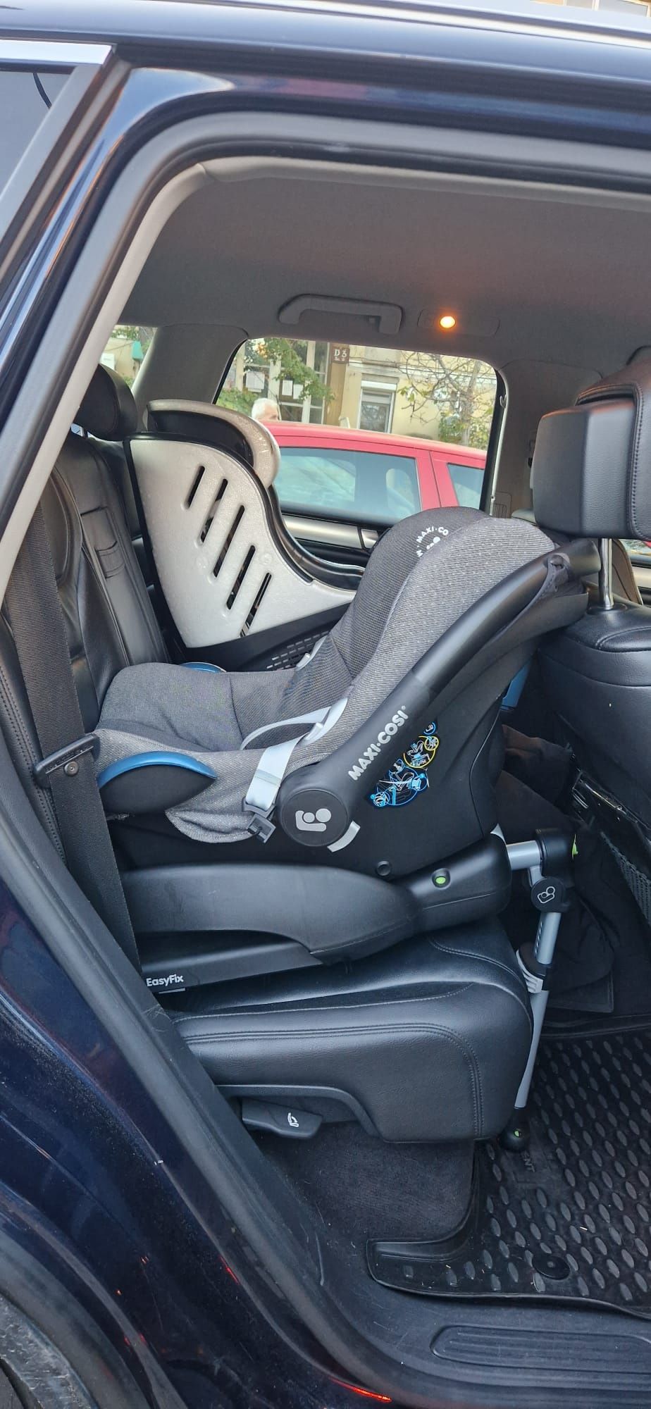 Maxi Cosi CabrioFix Car Seat
Cabriofix: MC191026-Sparkling Grey
MC1910