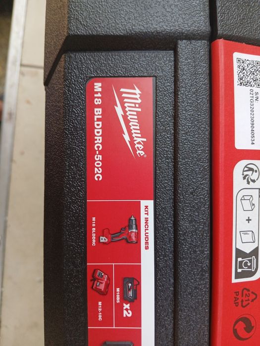 Cutie scule originală MILWAUKEE-și HILTI modele diferite-NOI și BOSCH